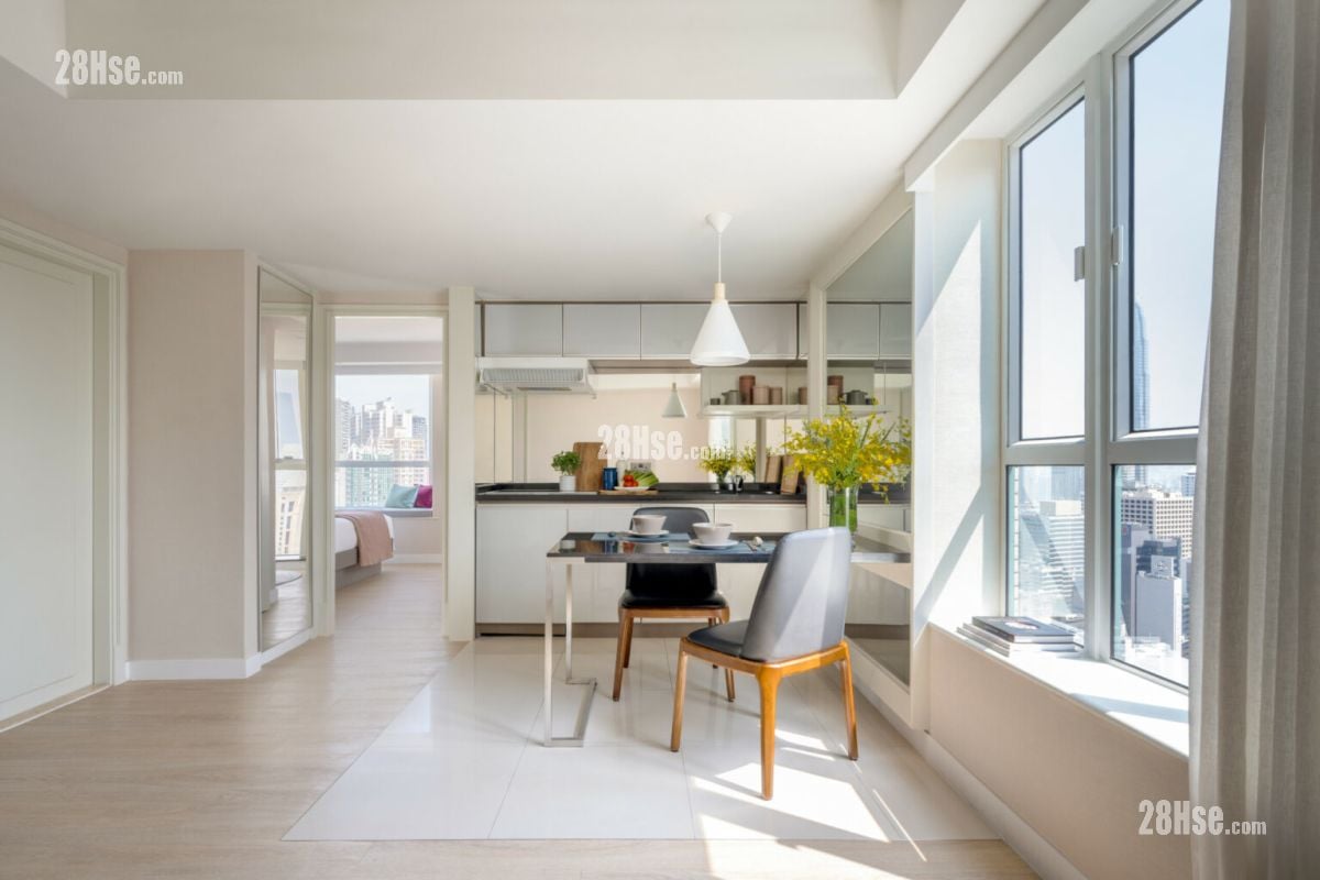 Two MacDonnell Road Room: Garden  Deluxe Suite