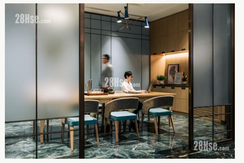 Two MacDonnell Road Facility: Communal Room